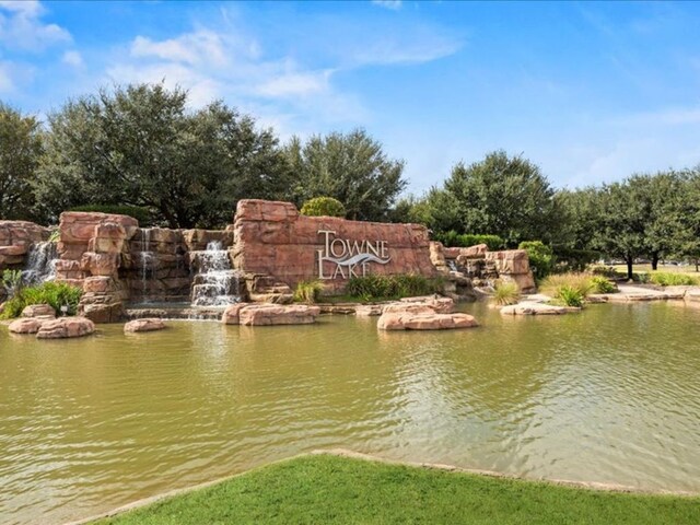 9410 Trinity Trail Ct, Cypress, TX 77433 - view of community sign