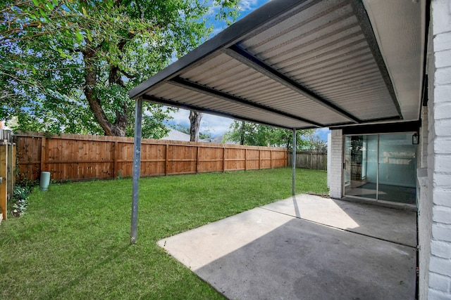 view of yard featuring a patio