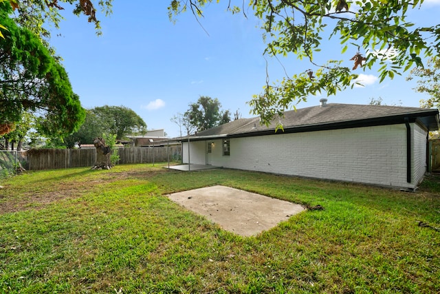 view of yard with a patio