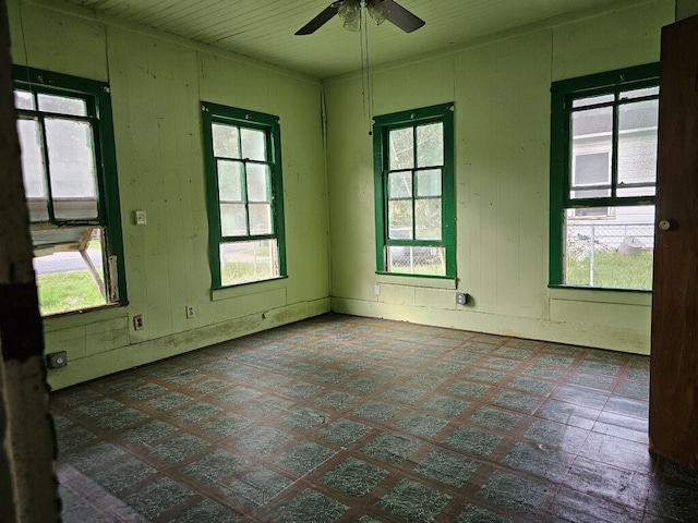 spare room featuring ceiling fan