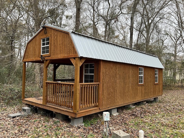 view of outdoor structure