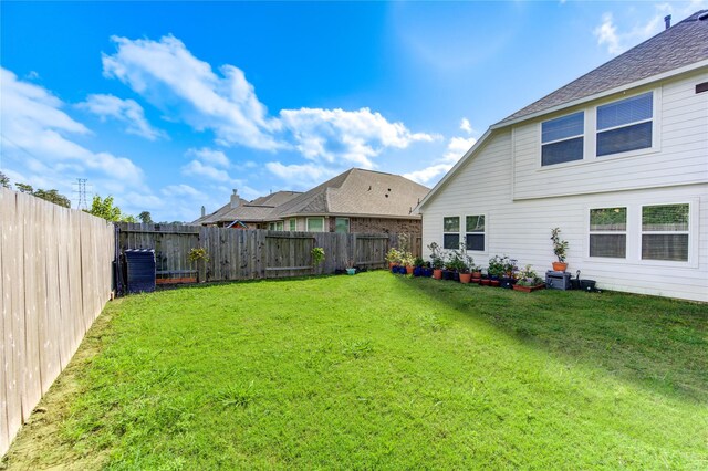 8438 Sunset Isles Dr, Baytown, TX 77521 - view of yard