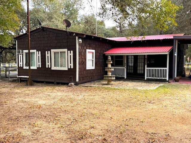 view of front of property with covered porch