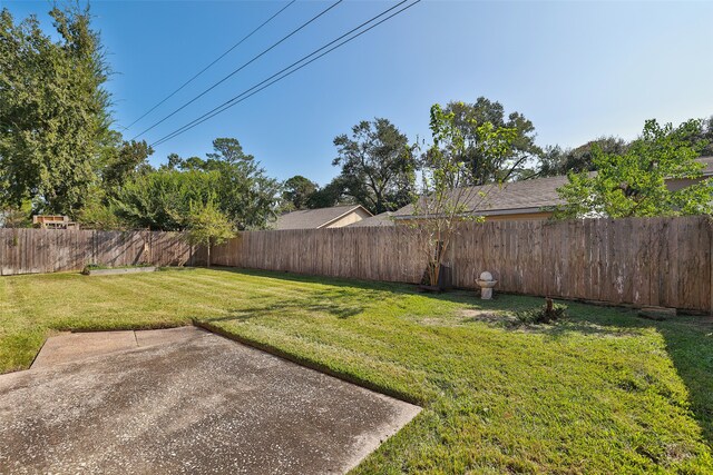 view of yard with a patio