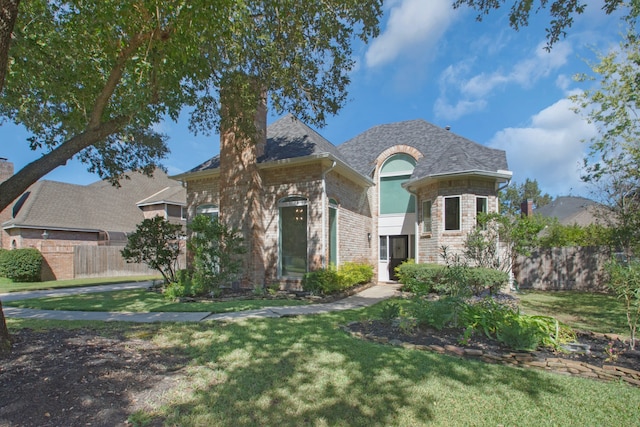 view of front of property with a front yard