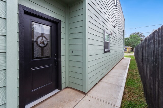 view of property entrance