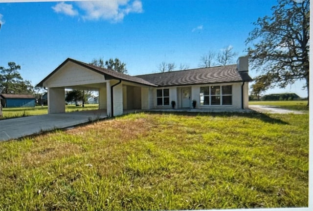 single story home with a front yard