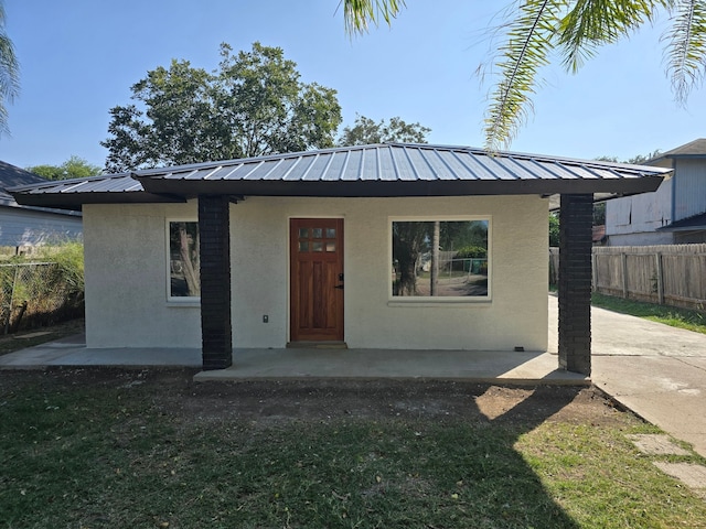 view of front of house