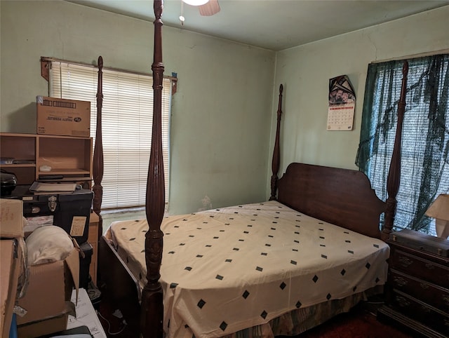 bedroom featuring ceiling fan