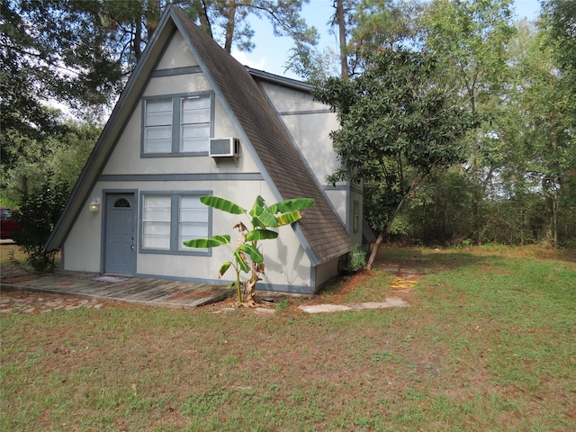 exterior space featuring a front yard