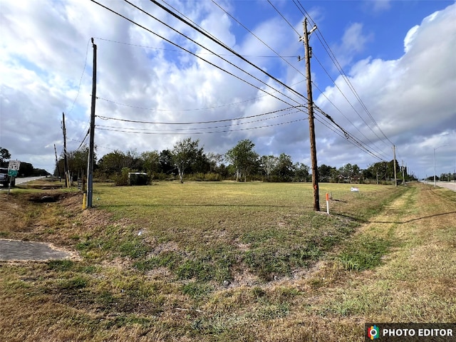 Listing photo 3 for 16618 County Road 831, Pearland TX 77584