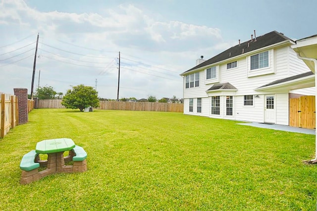 view of yard with a patio area