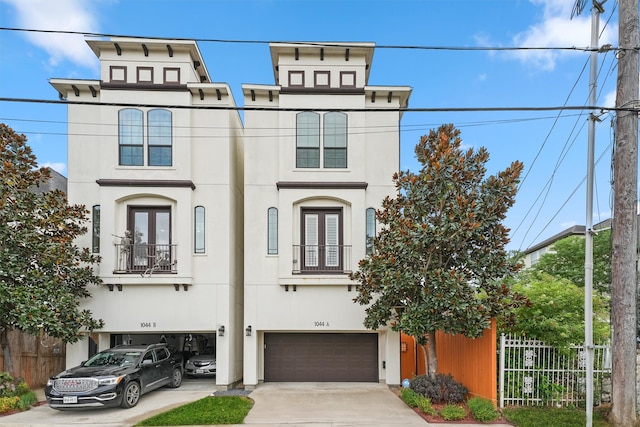 view of front facade featuring a garage