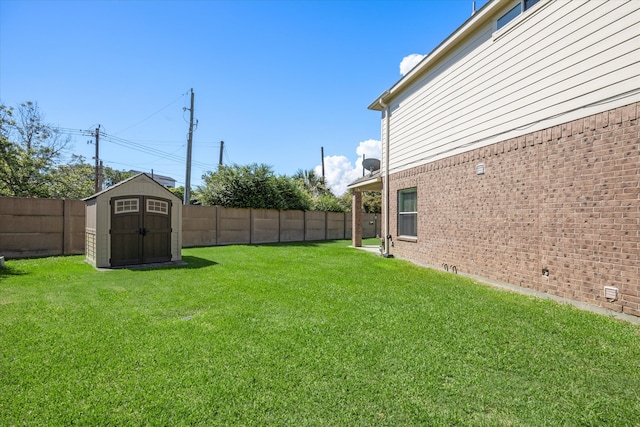 view of yard with a shed