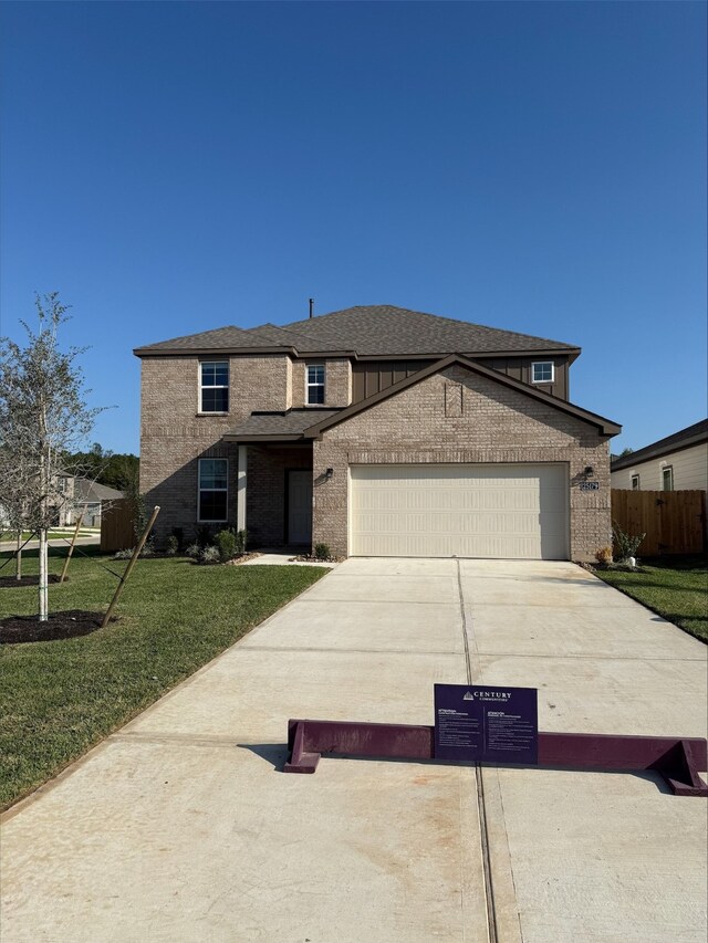 view of front facade with a front yard