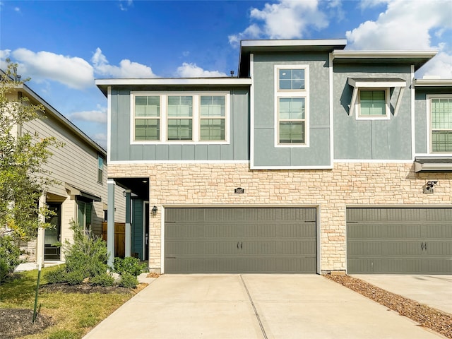 view of front of property featuring a garage