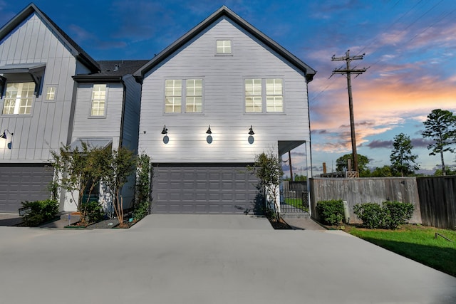 view of front facade featuring a garage