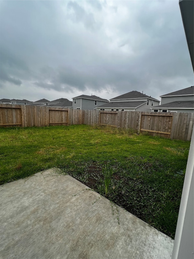 view of yard with a patio area