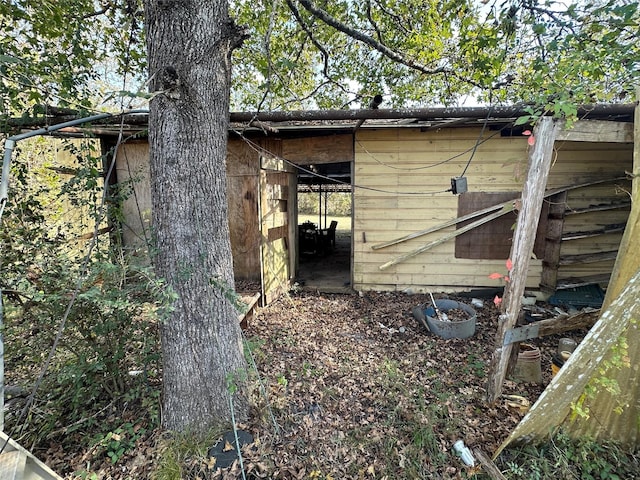 view of outbuilding