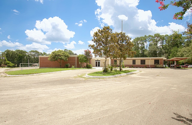 view of front of property