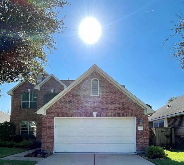 view of front property featuring a garage