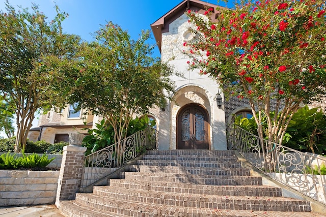 4 Steven Luke Ln, Friendswood, TX 77546 - view of front of home with stairway