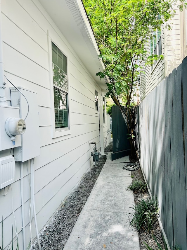 2817 Houston Ave, Houston, TX 77009 - view of side of property with fence and a patio