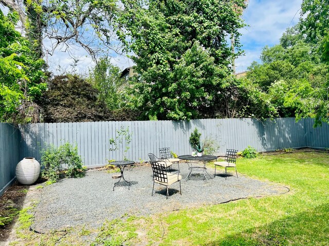 2817 Houston Ave, Houston, TX 77009 - view of yard featuring a patio area