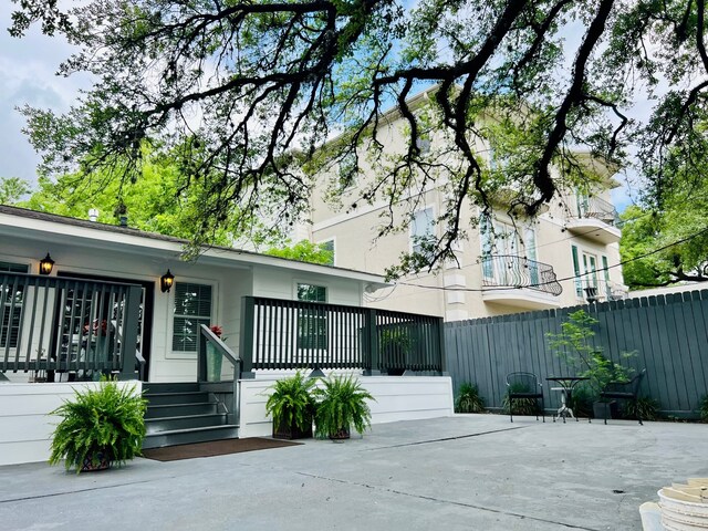 2817 Houston Ave, Houston, TX 77009 - back of house with fence