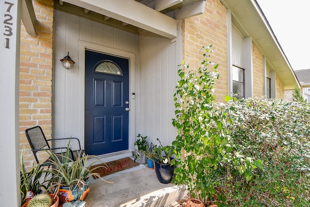 view of property entrance