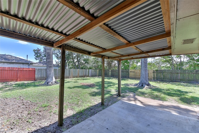 view of yard featuring a patio area