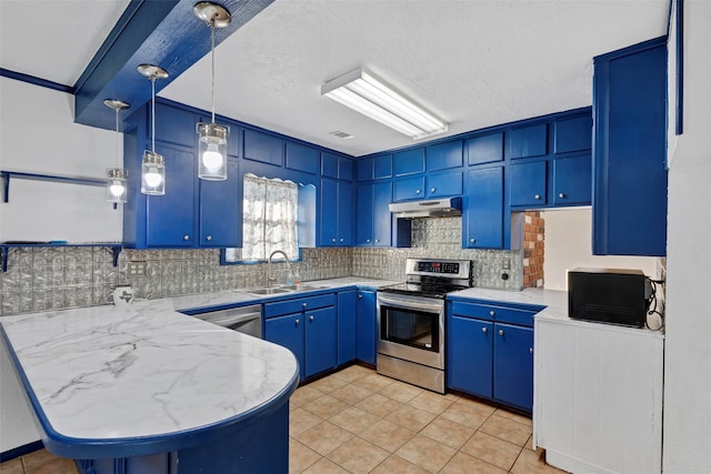 kitchen featuring appliances with stainless steel finishes, blue cabinetry, hanging light fixtures, and kitchen peninsula