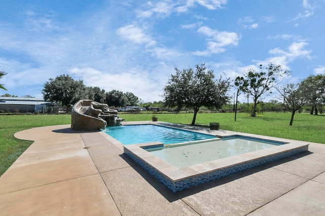 view of swimming pool featuring an in ground hot tub, a yard, and pool water feature