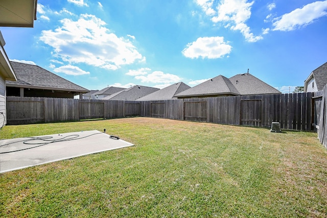 view of yard with a patio