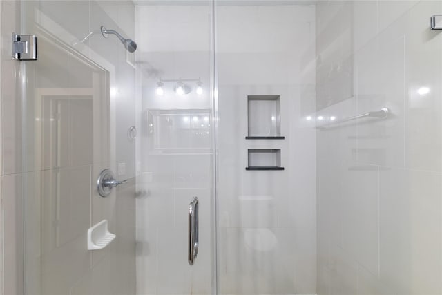 1011 Studemont St Unit 101, Houston, TX 77007 - full bath featuring a shower stall