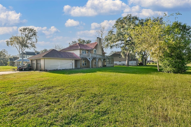 view of front of home featuring a front lawn