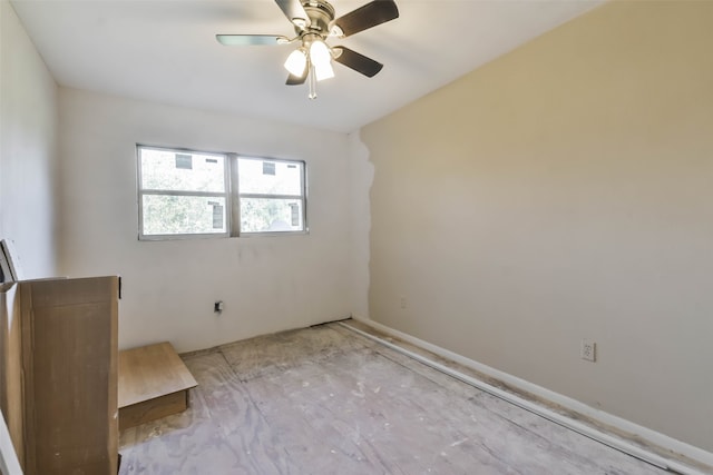 empty room featuring ceiling fan