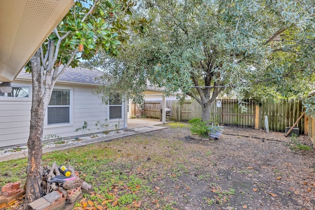 view of yard with a patio area