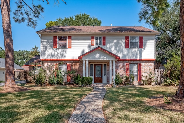 view of front of house featuring a front yard