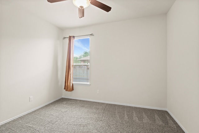 unfurnished room with carpet floors and ceiling fan