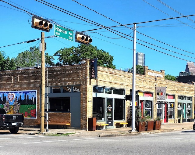 1214 Crockett St, Houston, TX 77007 - view of property