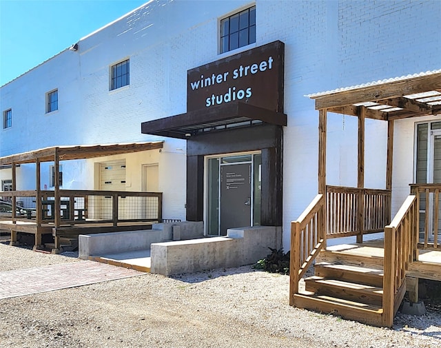 view of property entrance