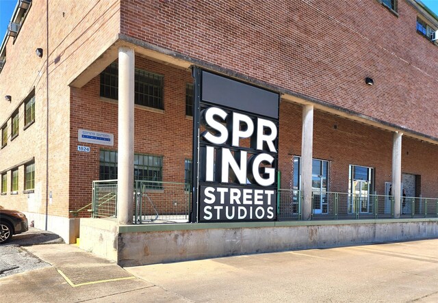 1214 Crockett St, Houston, TX 77007 - view of building exterior