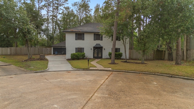 view of front facade with a front yard