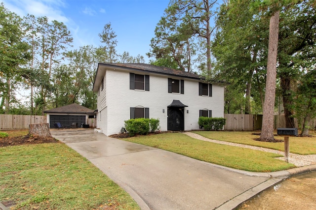 view of front of property featuring a front yard