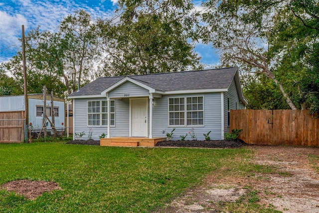 view of front of property with a front yard