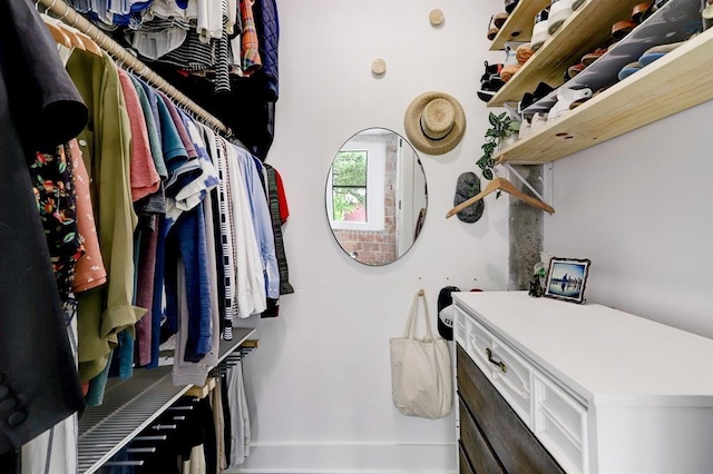 view of spacious closet