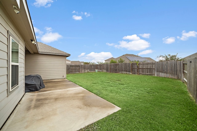 view of yard with a patio