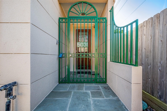 5031 Nolda St, Houston, TX 77007 - view of exterior entry featuring fence