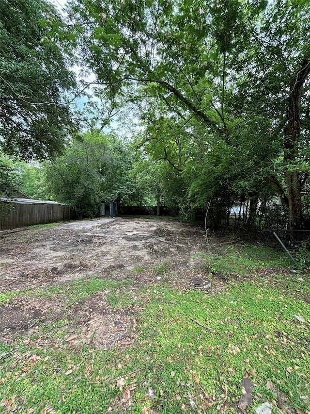 Listing photo 2 for 309 W Holly St, Woodville TX 75979